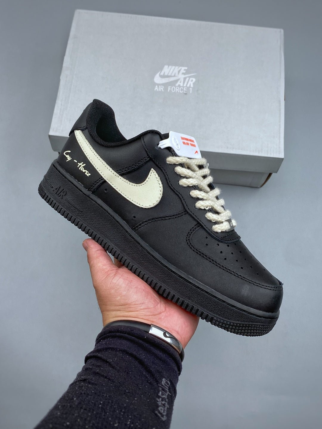 NIKE AIR FORCE 1 LOW