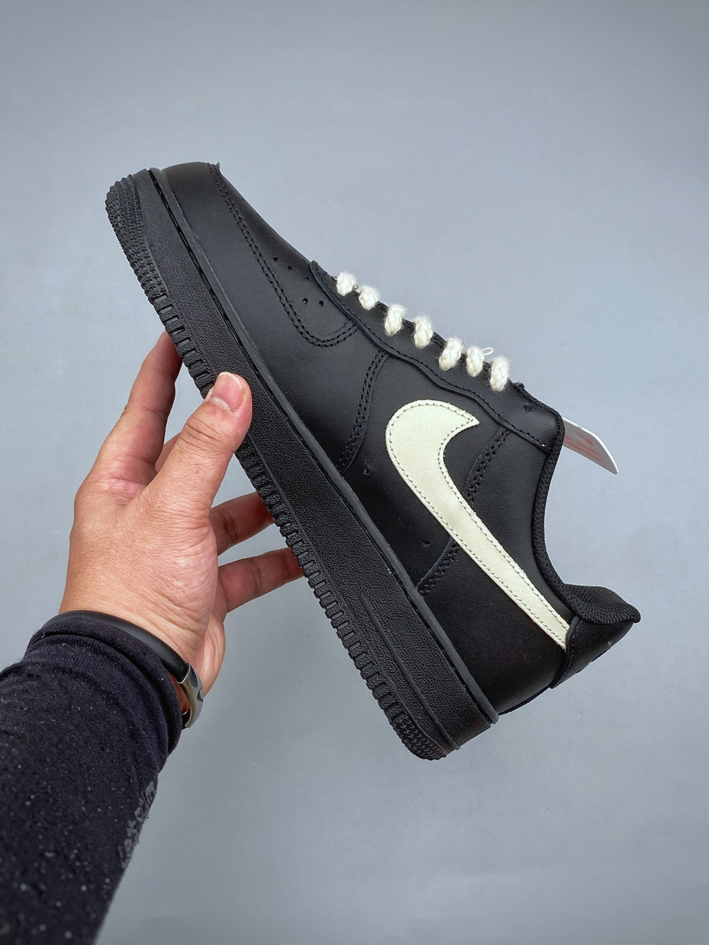 NIKE AIR FORCE 1 LOW