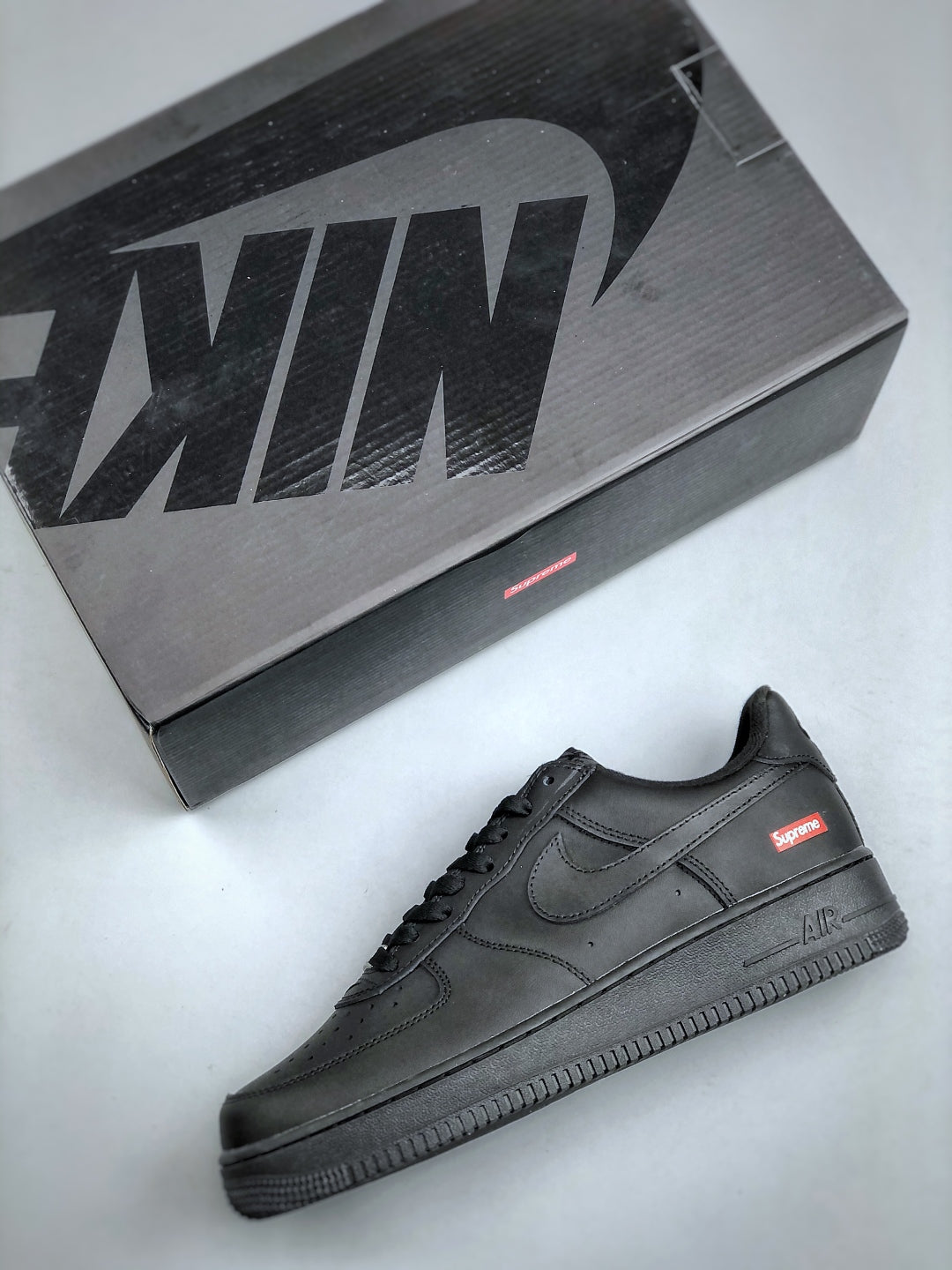 Nike AIR FORCE 1 LOW SP