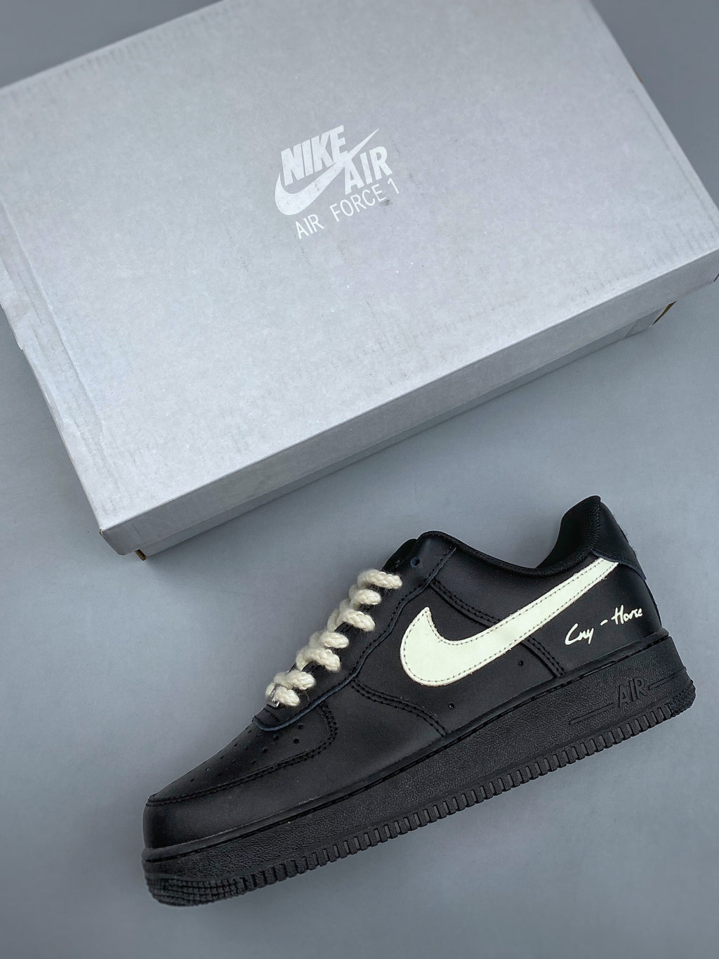 NIKE AIR FORCE 1 LOW