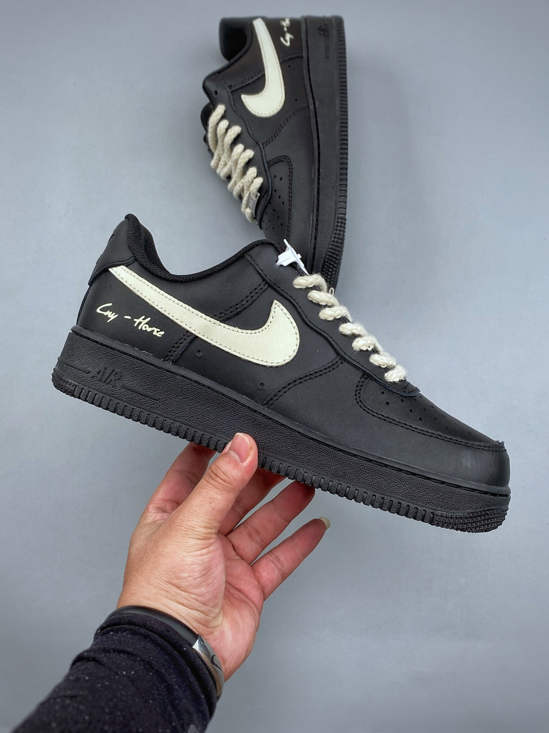NIKE AIR FORCE 1 LOW