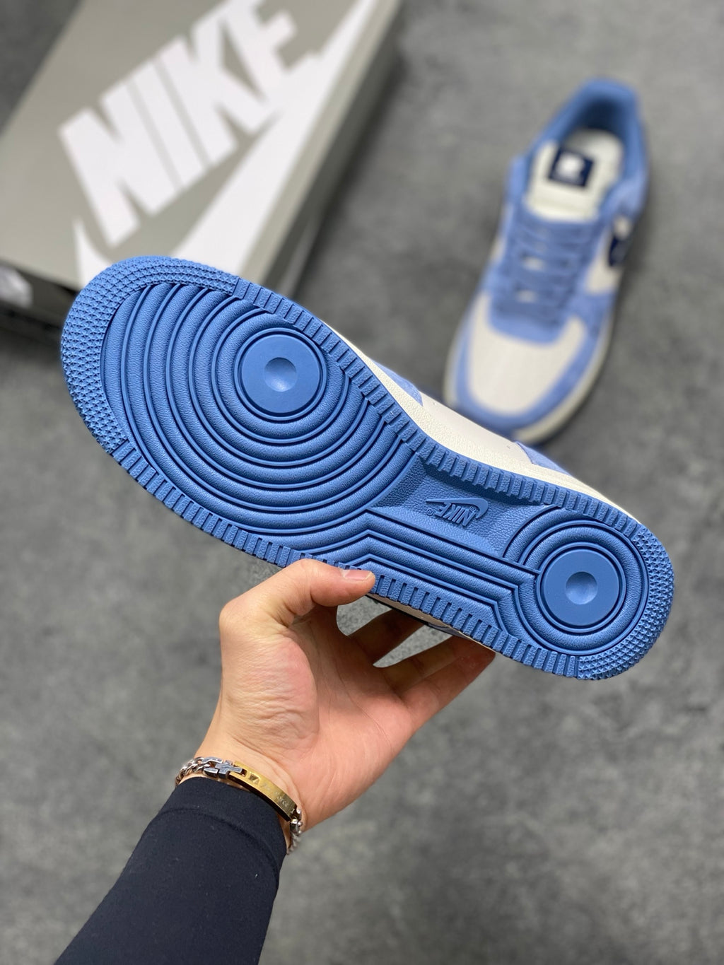 Undefeated联名AF1
