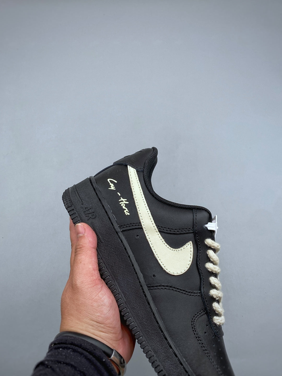 NIKE AIR FORCE 1 LOW