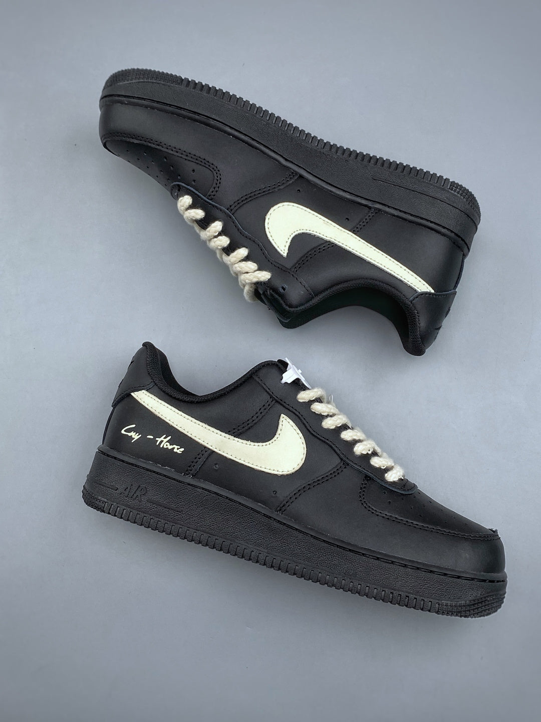 NIKE AIR FORCE 1 LOW